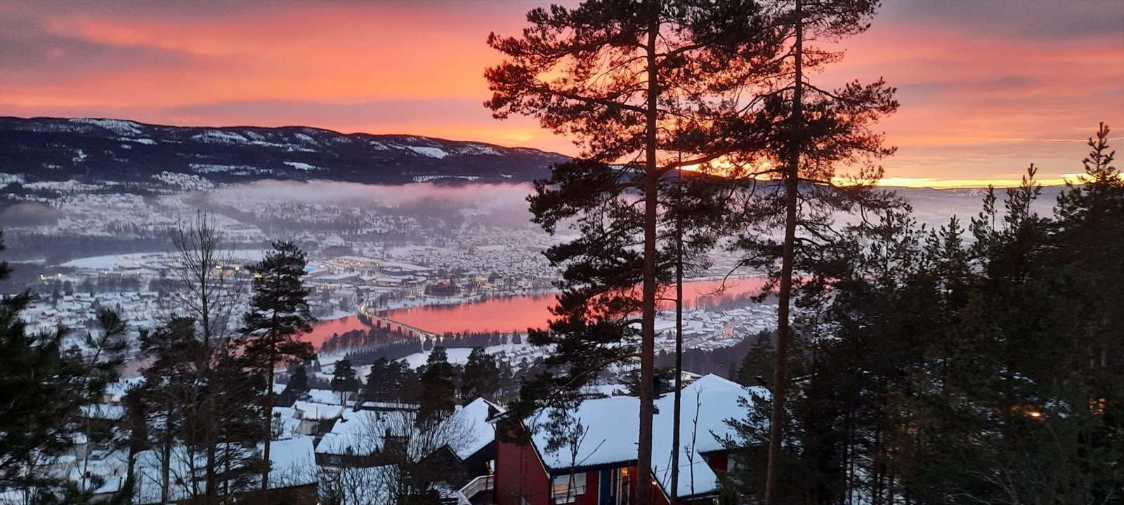 Selgers bilde av utsikten og solnedgangen Galleribilde