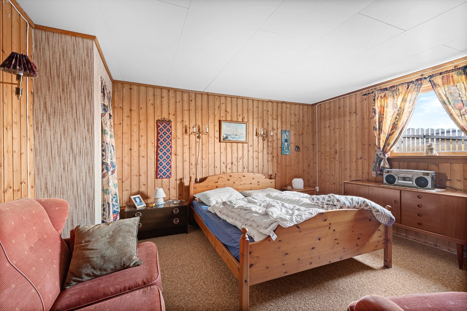 Soverom i underetasje - ikke søkt om godkjent for varig opphold. Galleribilde