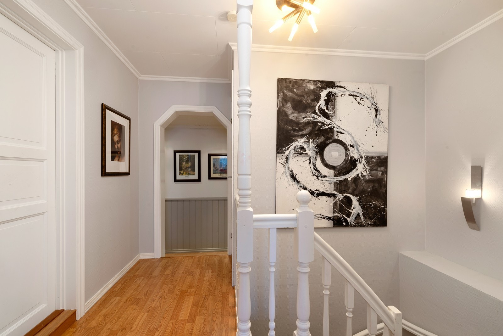 Videre ned til boligens 1. etasje. Galleribilde