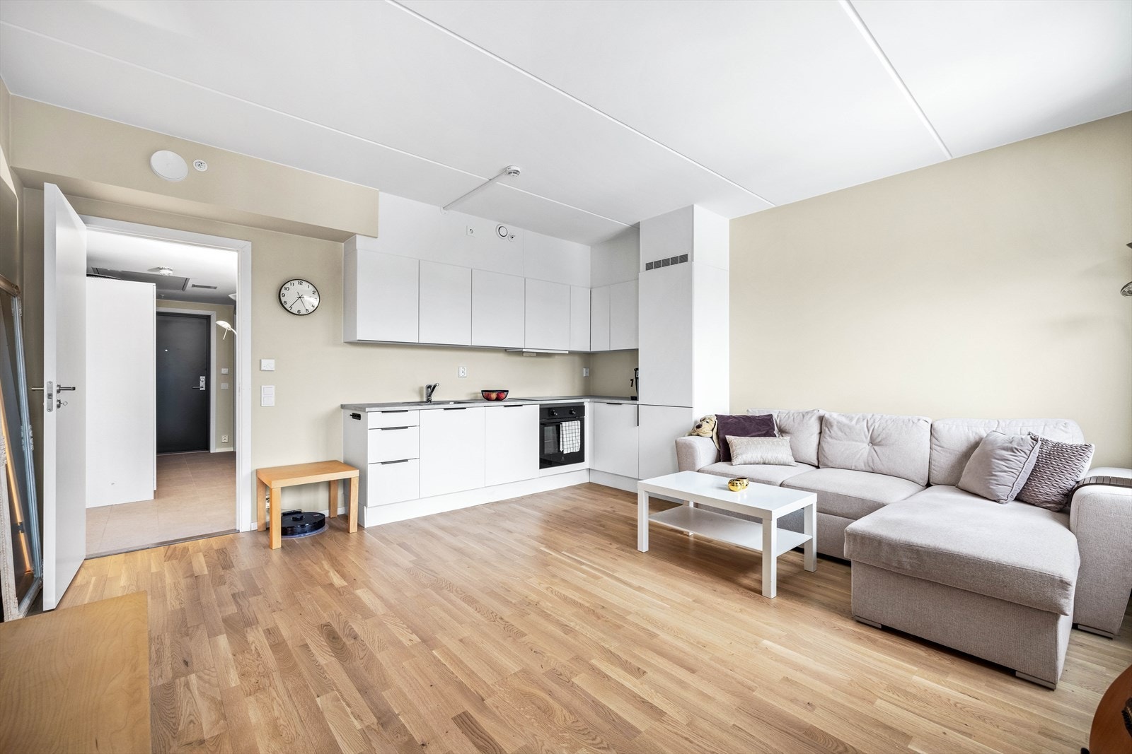 Velkommen til Sentrumshagen på Aursmoen. Nytt leiligheteskompleks midt i sentrum, med 2 min gange til de aller fleste servicefunksjoner. Galleribilde