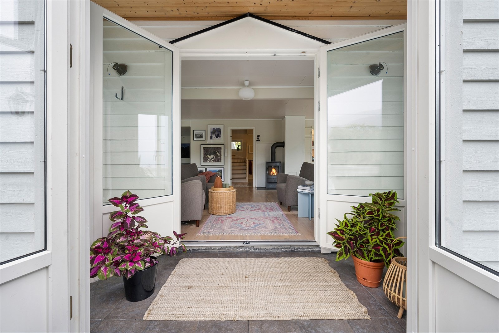 Mellom terrassen og stuen er det ett rom som er brukt til hagestue. Galleribilde