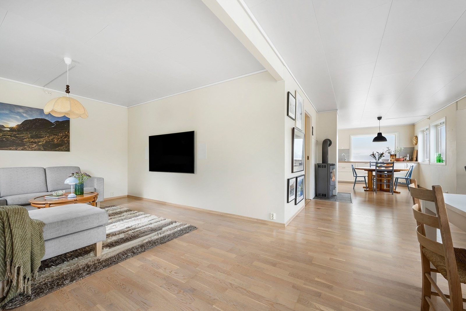 Stuen har flere soner med god plass til alle når storfamilien kommer på besøk. Galleribilde