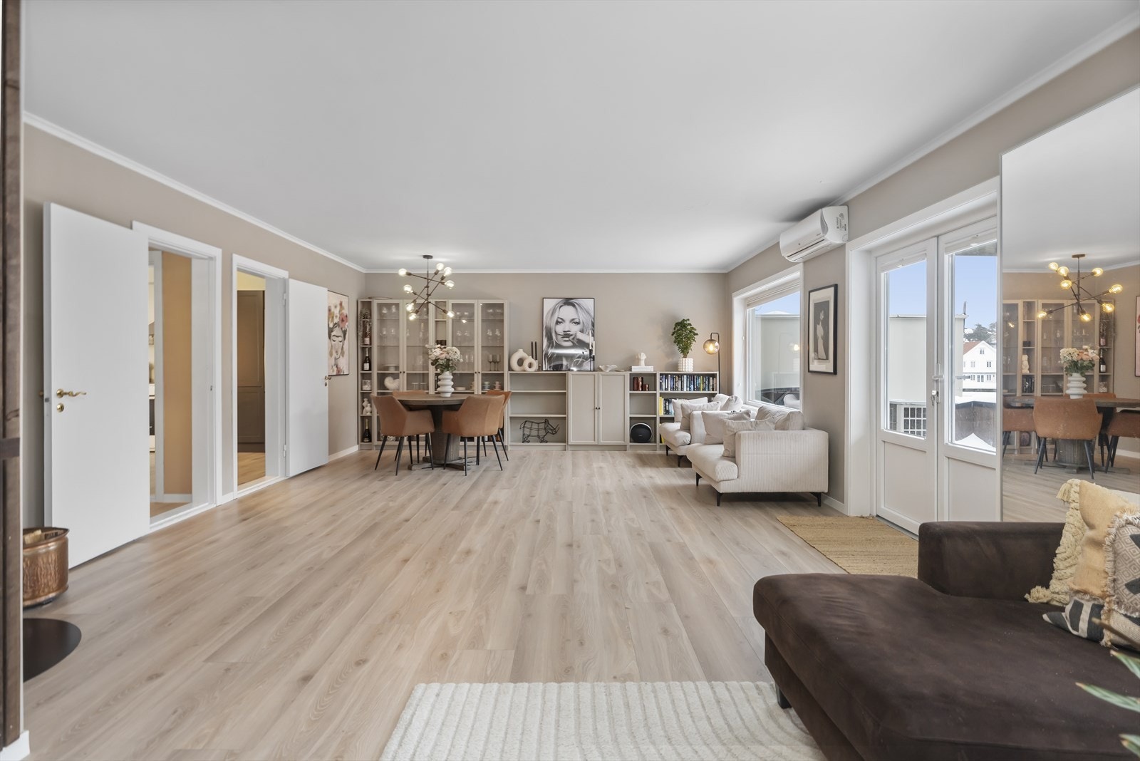 En lys, flott og åpen leiligheten Galleribilde