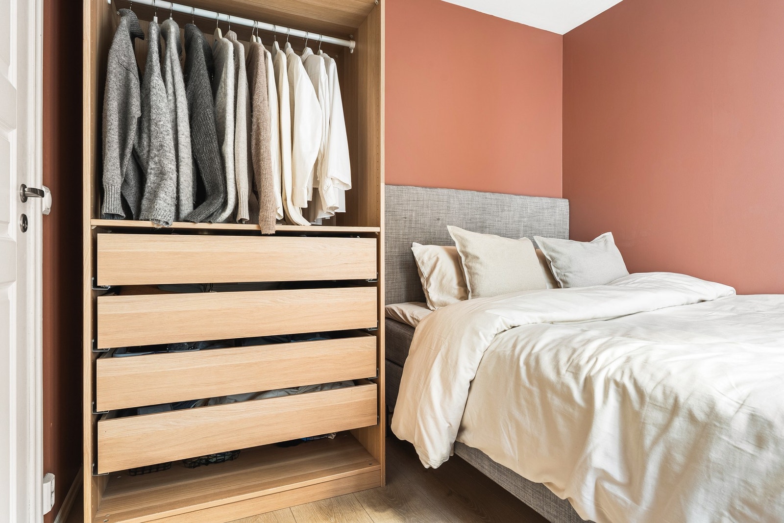 Soverommet har plass til seng og garderobeløsning. Galleribilde
