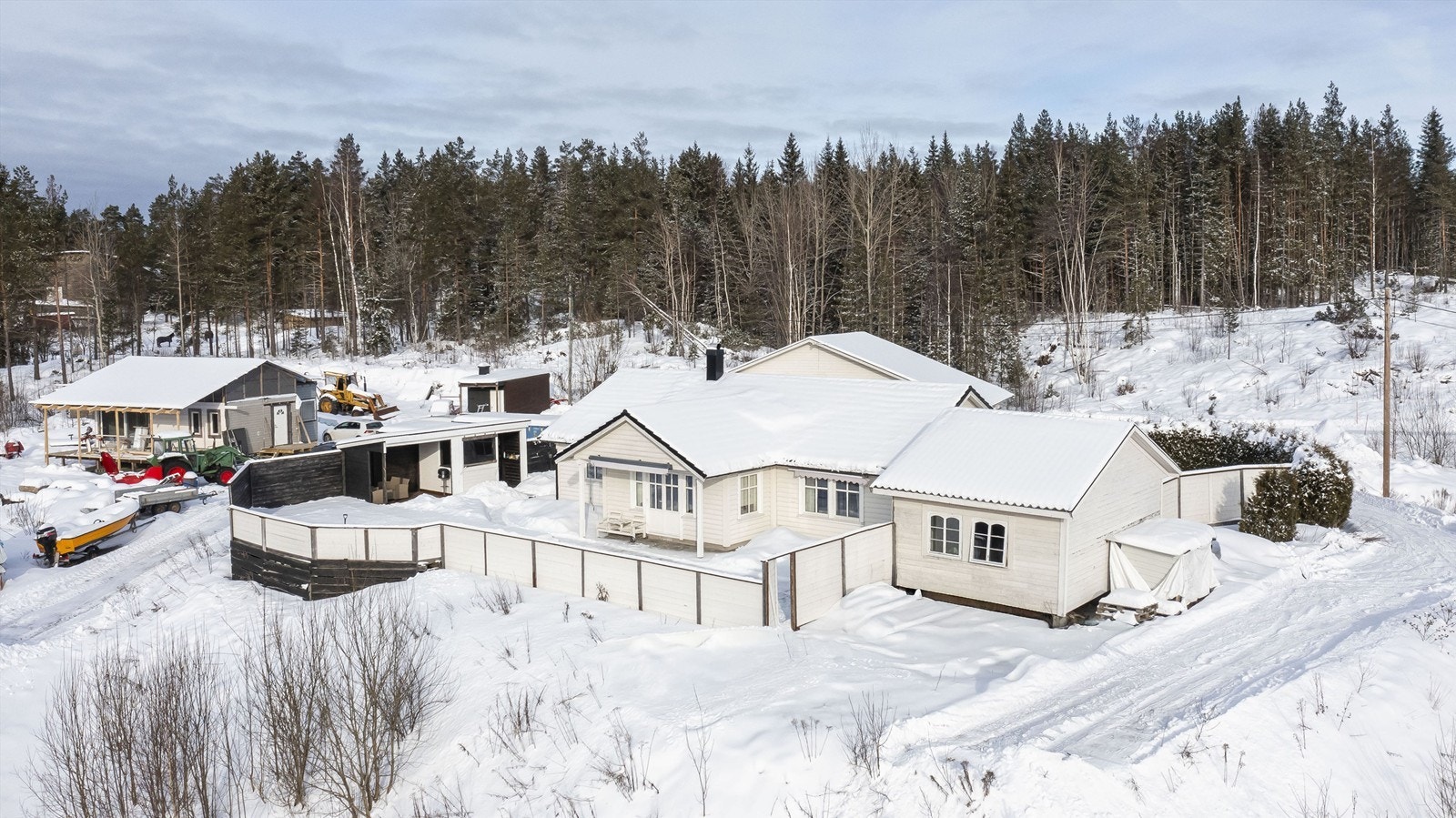 Enebolig med alt på 1 flate. Stor garasje. Galleribilde