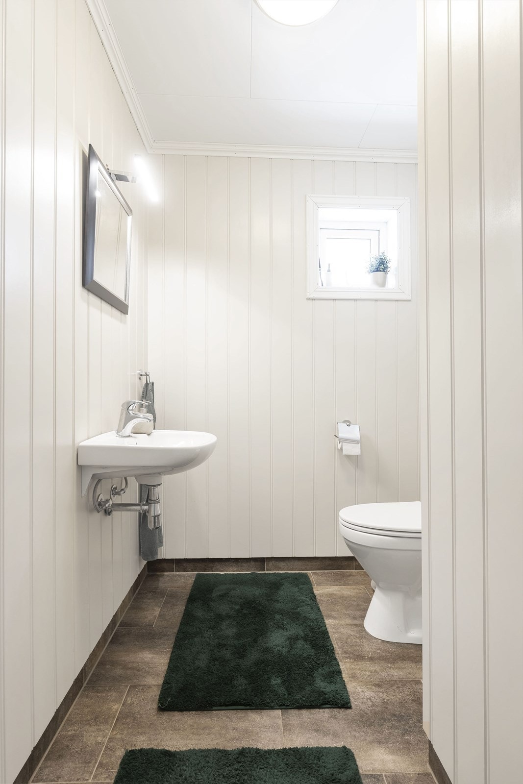 Praktisk ekstra toalettrom Galleribilde