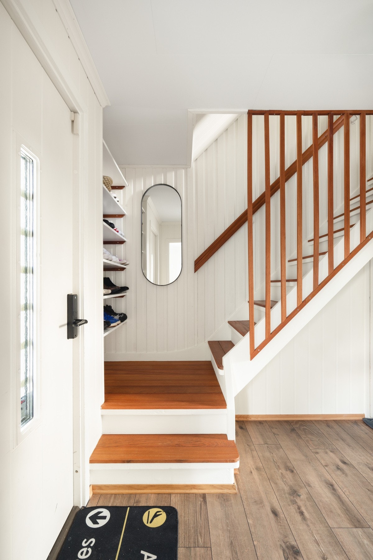 Trapp opp til soveromsavdelingen med bad Galleribilde