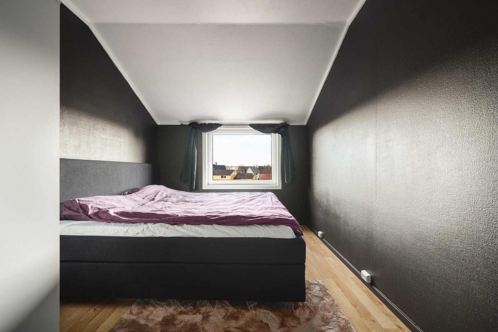 2.etasje har hele 3 soverom Galleribilde