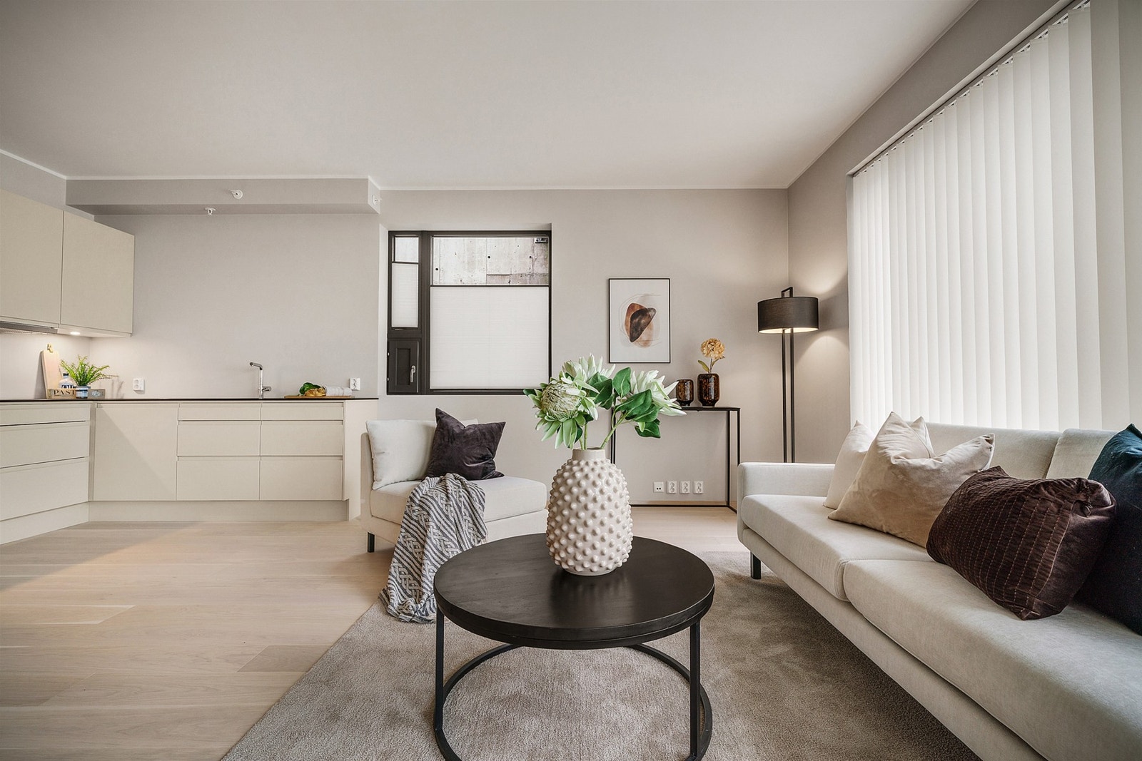 - Ny av 2023 med god standard og en fin planløsning - (Merk at bildene er fra en tilsvarende bolig, fargevalg og standard kan dermed avvike) Galleribilde