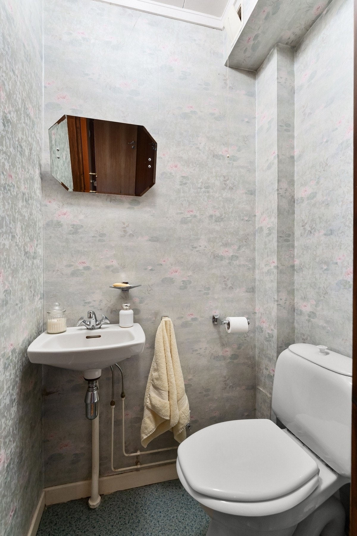 Separat wc i u.etasjen. Galleribilde