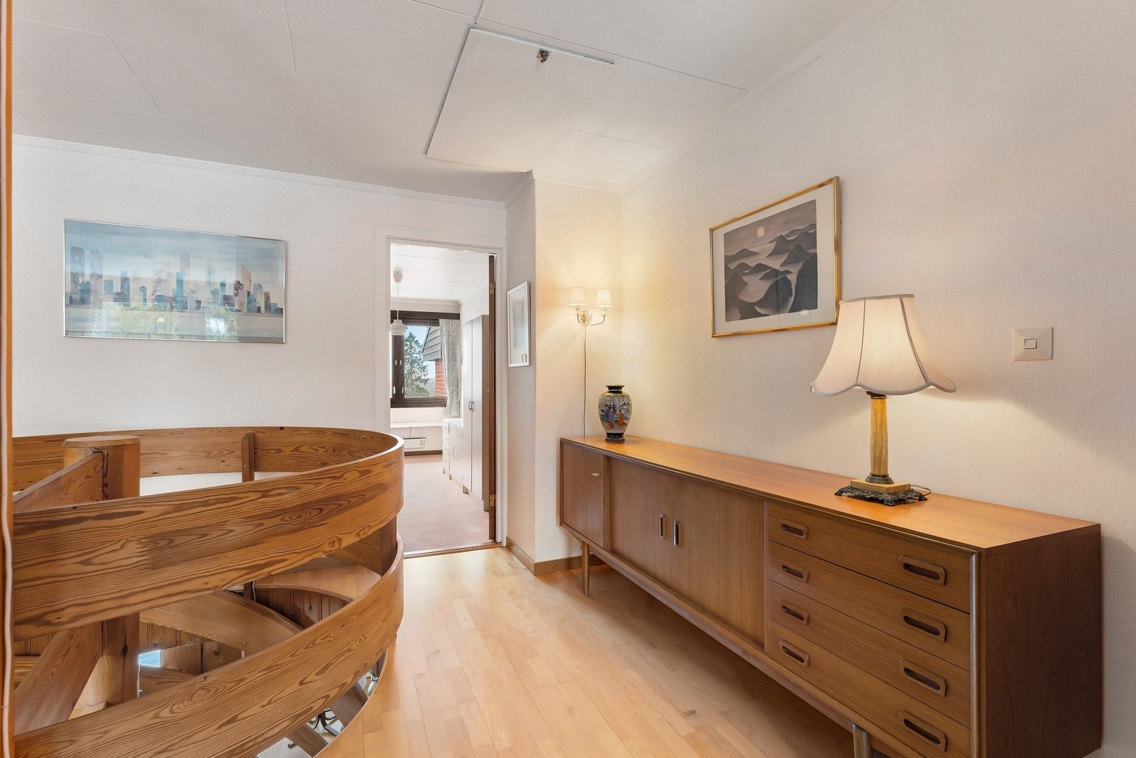 Boligen går over to plan og er på 164 kvm. Galleribilde