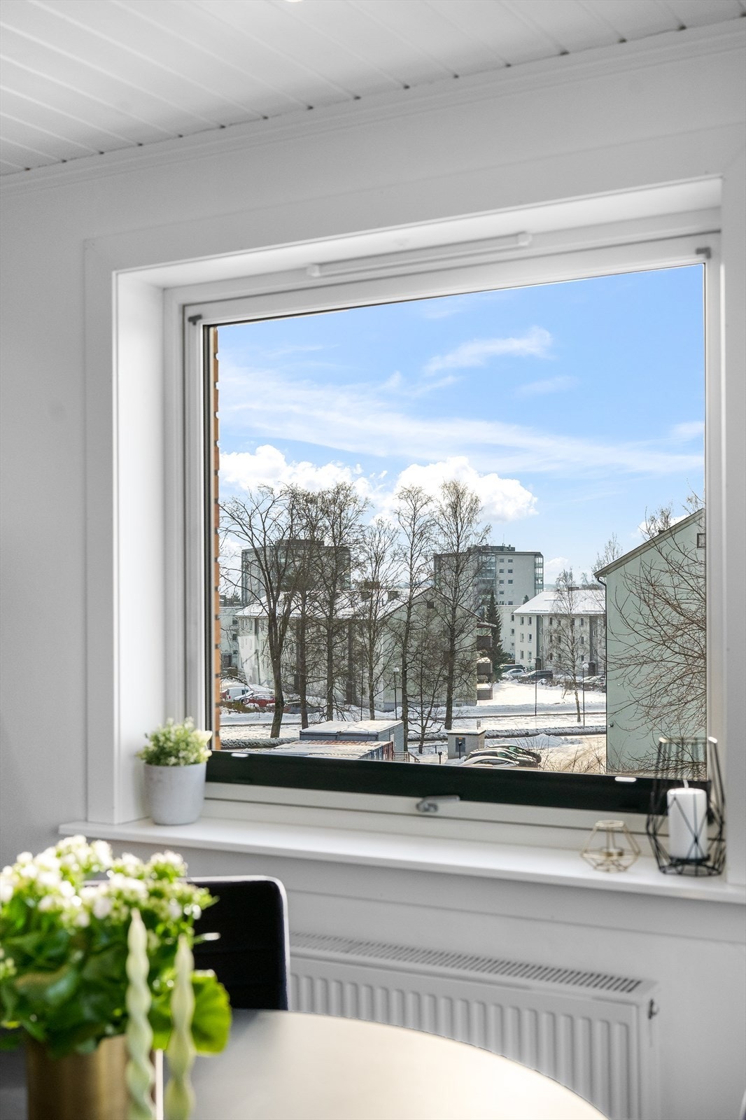 Beliggenheten er sentral med kort gangavstand til Lillestrøm stasjon, butikker og servicetilbud. Galleribilde