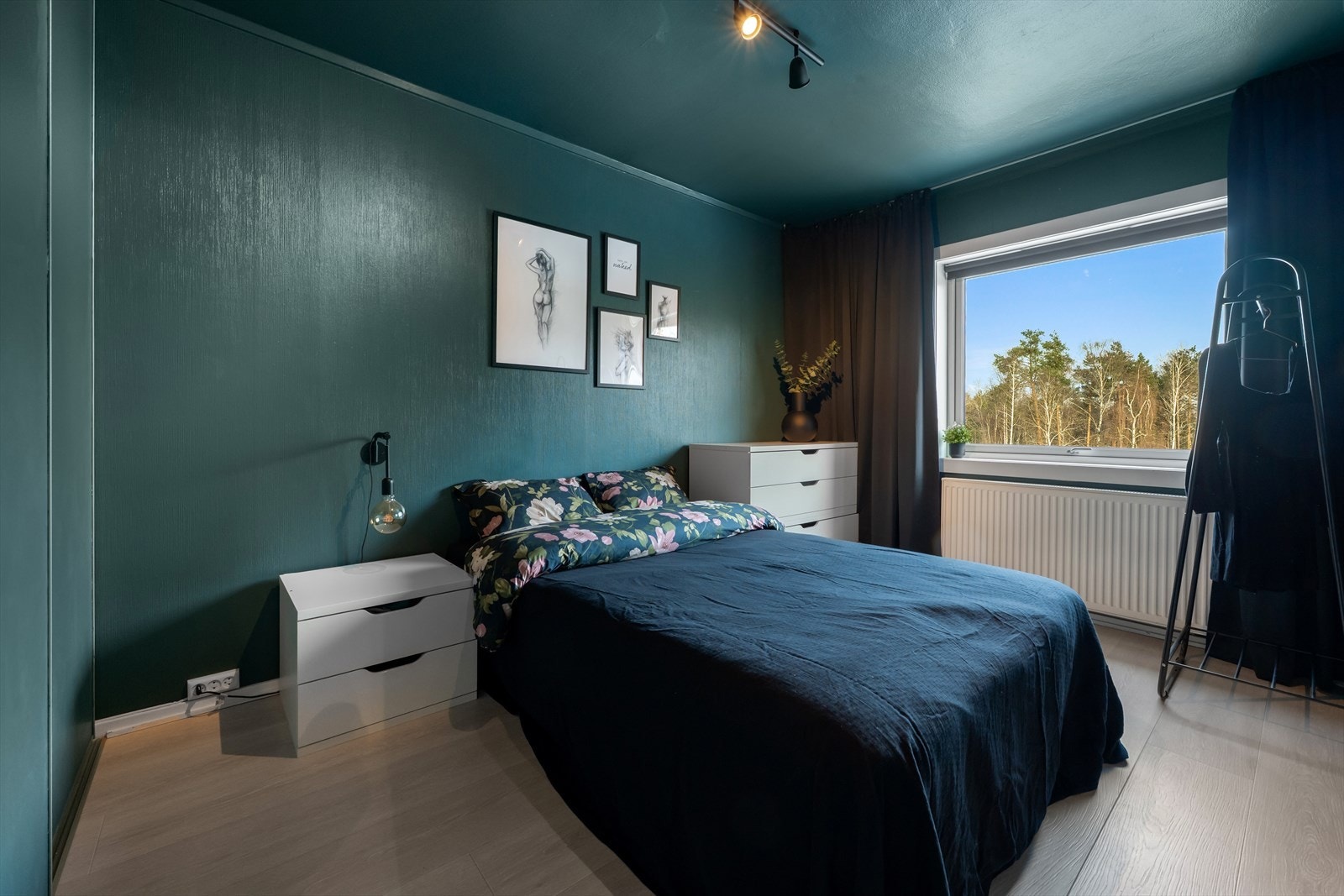 Soverommet på ca. 12 m² har god plass til dobbeltseng og garderobeløsning. Galleribilde