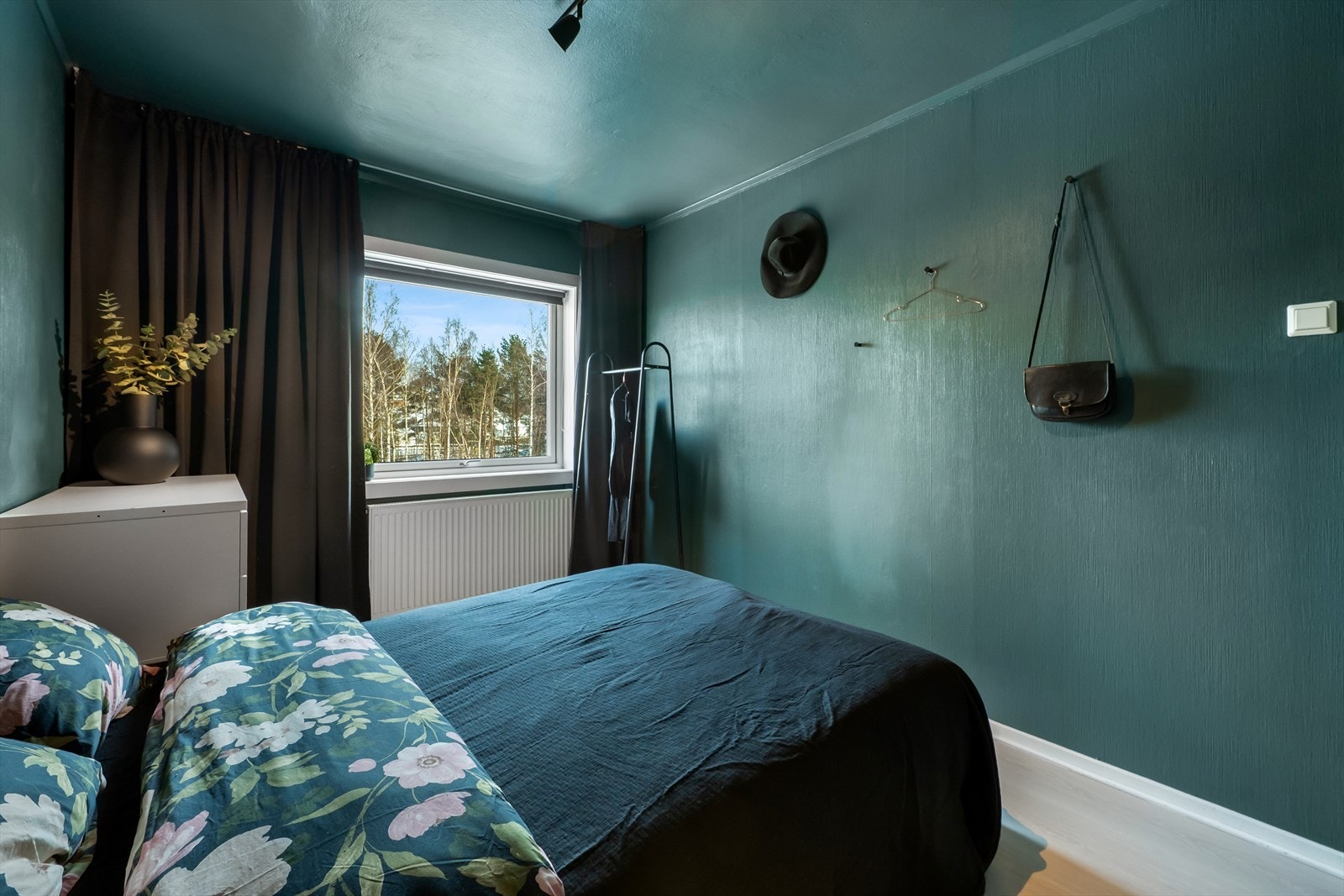 Også her sørger en radiator for behagelig, vannbåren varme. Galleribilde