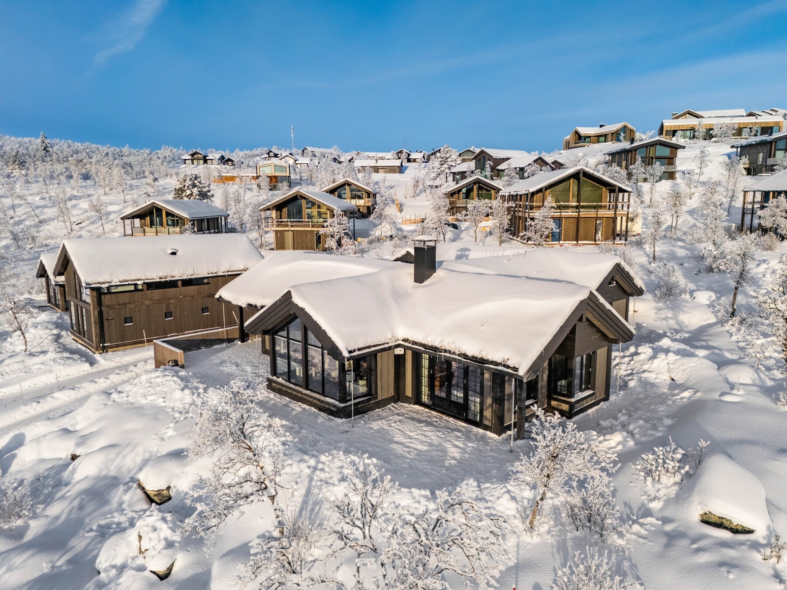 Hytten har flott solrik beliggenhet i Kikut Sør Galleribilde