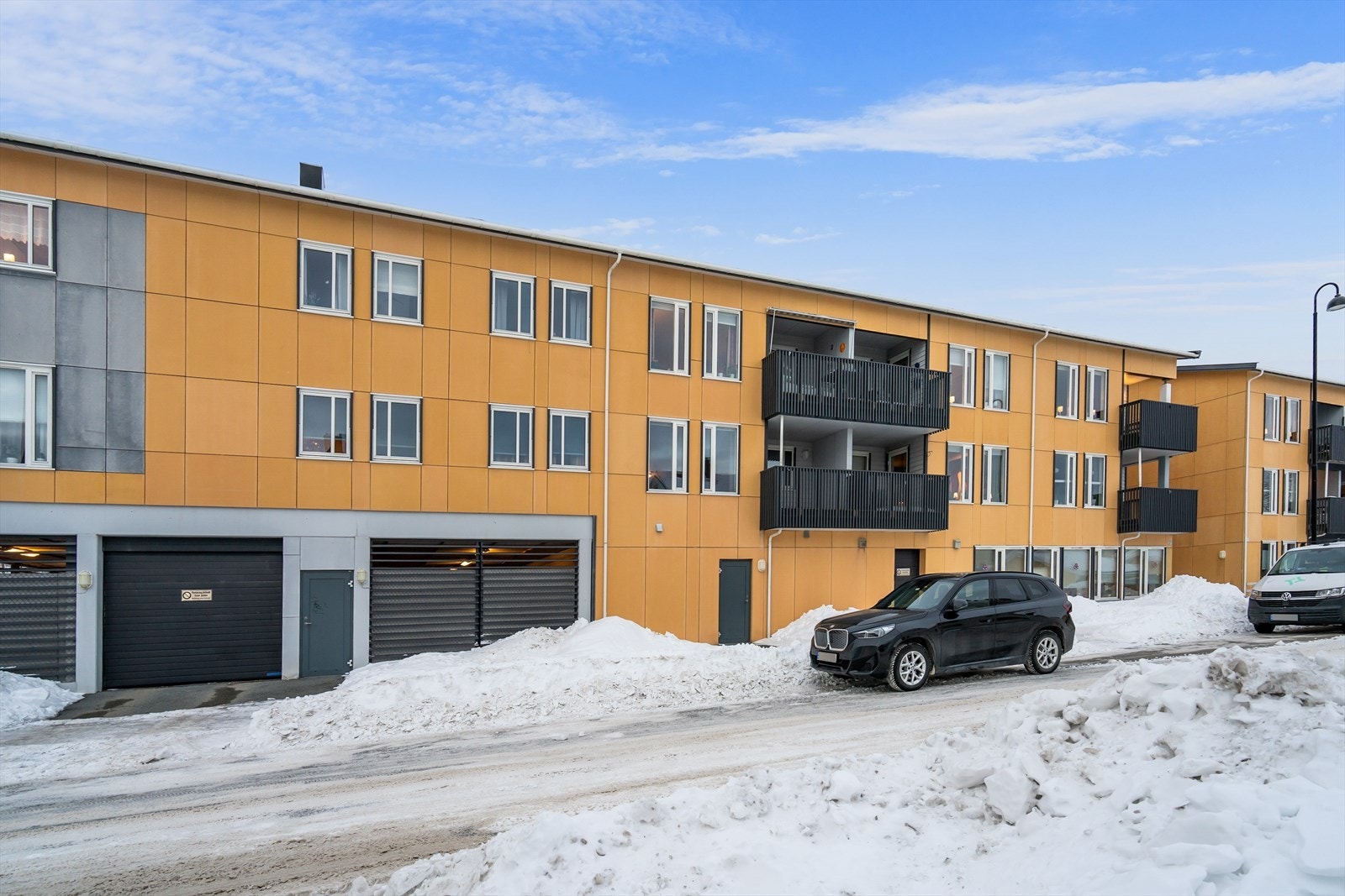 Fasade bilde av blokka. Galleribilde