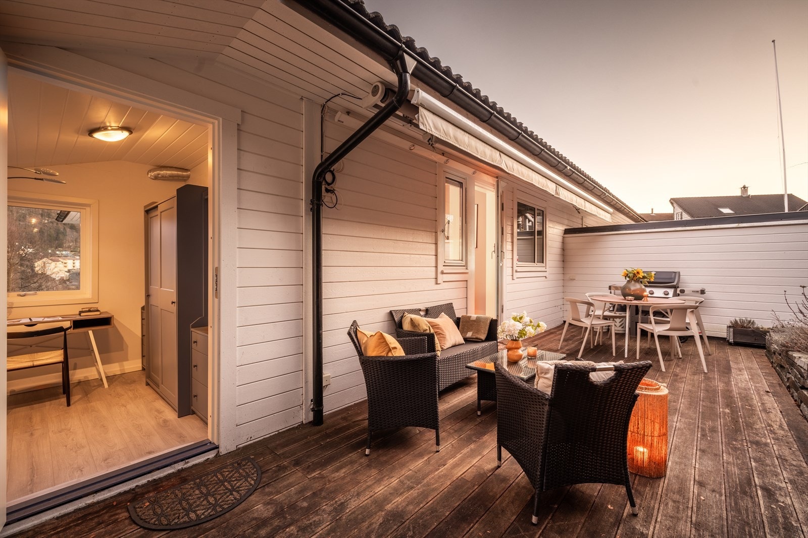 Her kan du nyte gode måltider og tilbringe sosiale kvelder i lune og trivelige omgivelser. Galleribilde