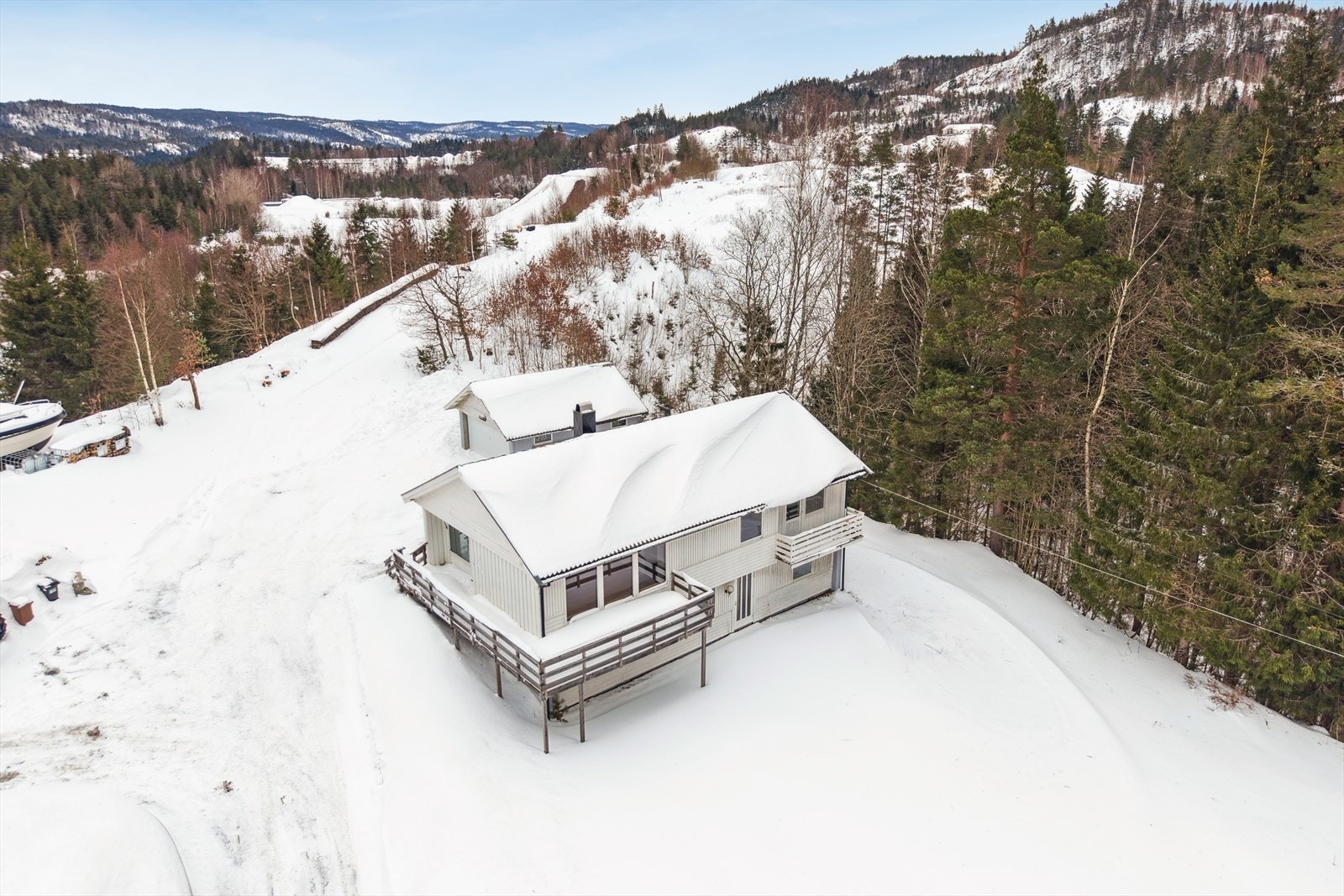 Velkommen til Høygiltveien 12. Enebolig i landlige omgivelser 6 km fra Birkeland sentrum. Galleribilde