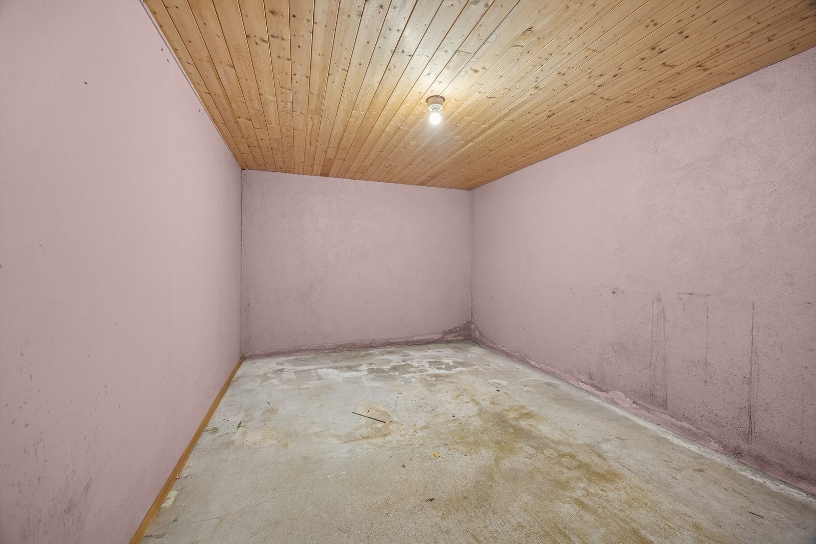 Lagerrom i u. etg. Galleribilde