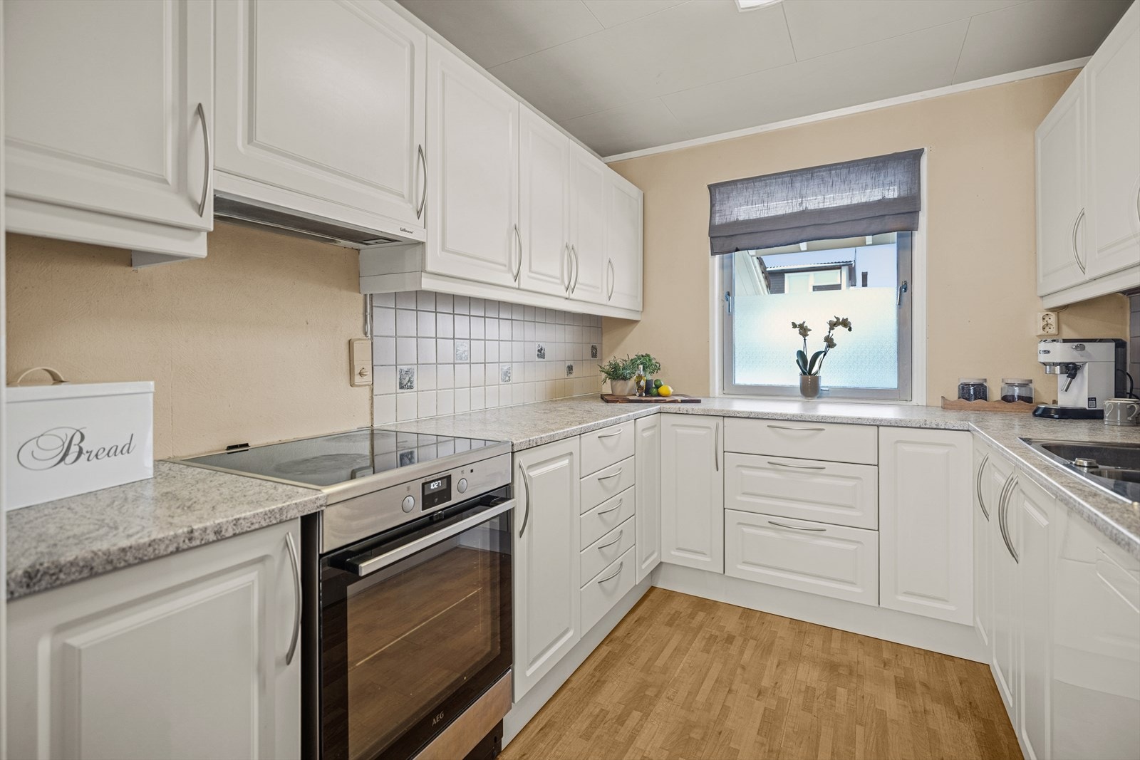 Det er godt med skap- og benkeplass Galleribilde