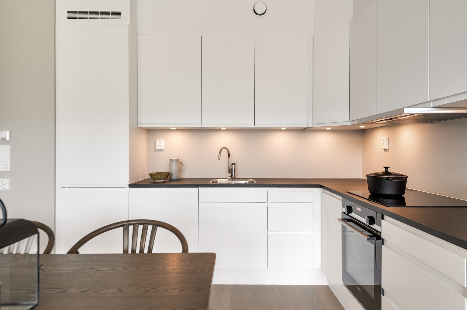 Kjøkken fra Sigdal og integrerte hvitevarer. Galleribilde