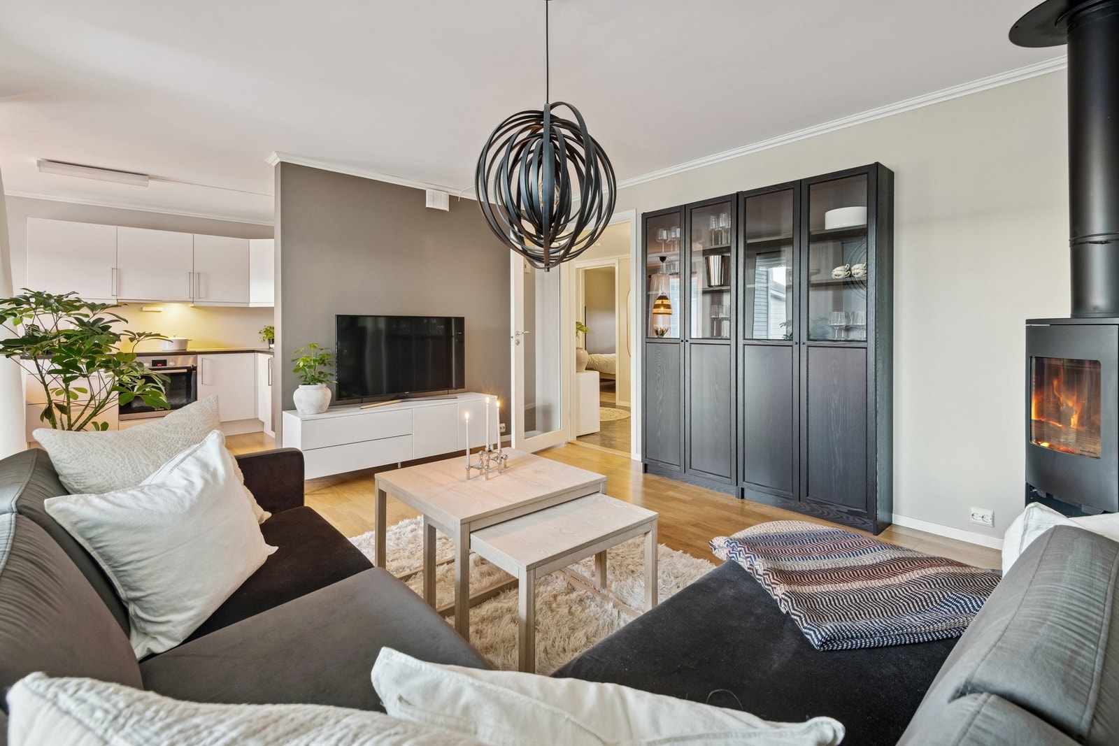 Stuen har god plass til sofagruppe. Galleribilde