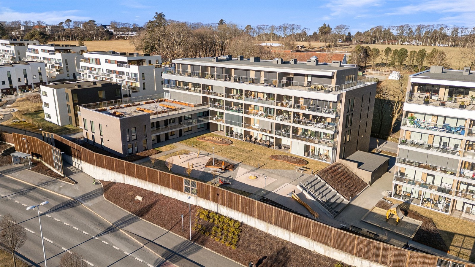 Etablert sameie med kort vei til Stavanger golfklubb, Store Stokkavann, Madla Amfi og kollektiv transport. Galleribilde