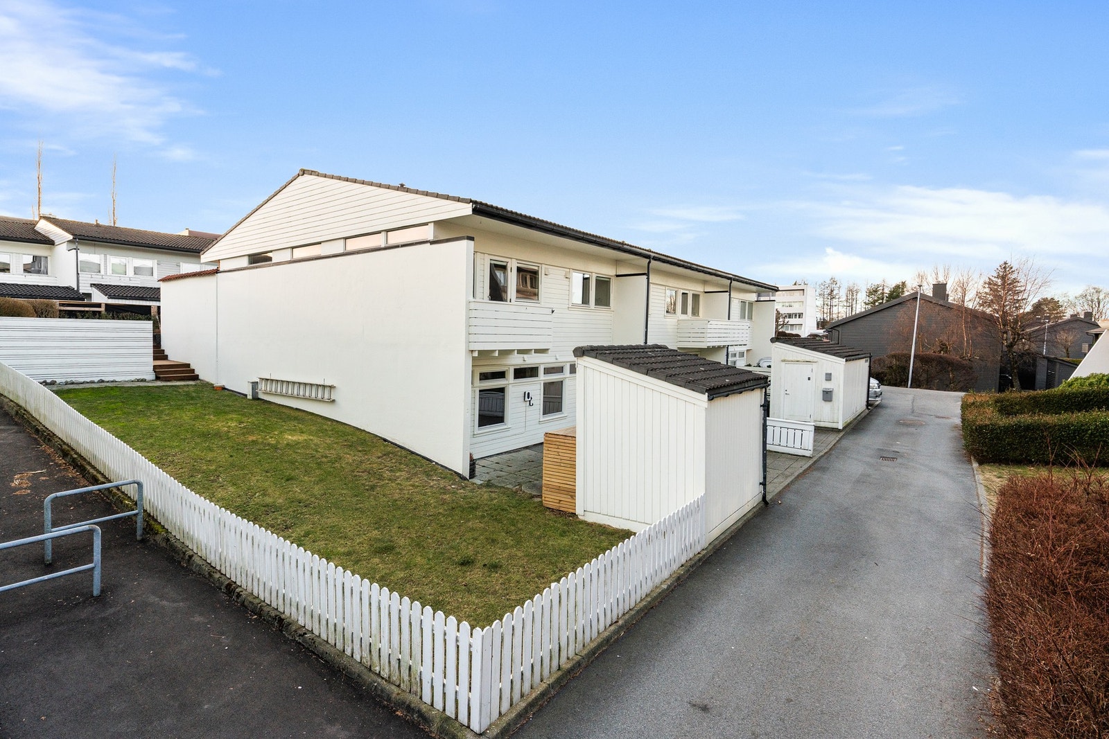 EIE Eiendomsmegling v/ Jr. Partner Håkon Hovland presenterer Oscar Mathisens gate 40! (Foto: Arve Gravdal) Galleribilde