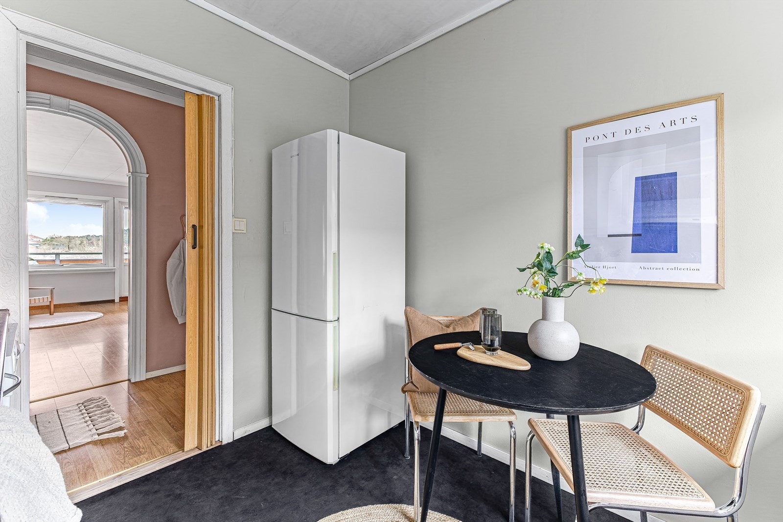 Plass til innredning av spisekrok på kjøkkenet Galleribilde