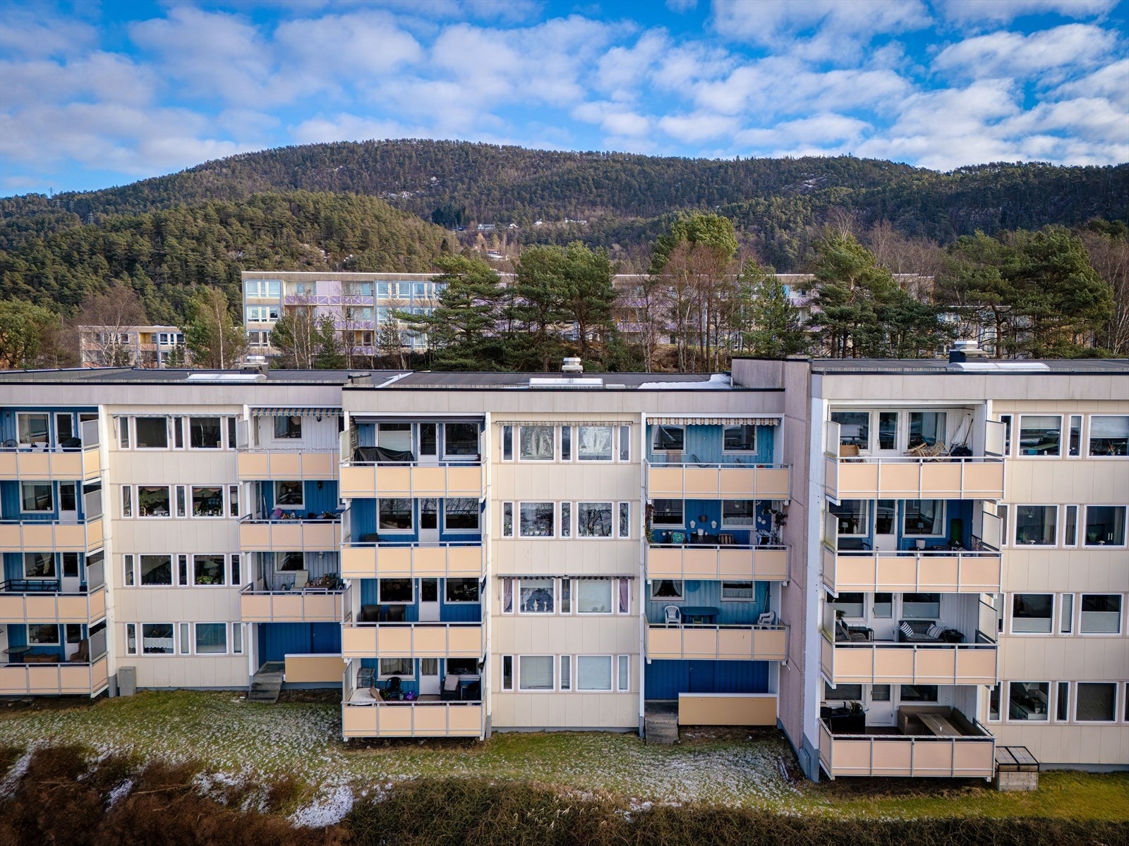 Her får man en trivelig leilighet med populær beliggenhet i et veldrevet borettslag Galleribilde