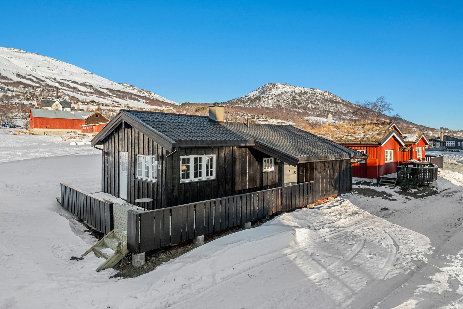 Fra skianlegget kan man skli på skiene rett ned til hytta. Galleribilde