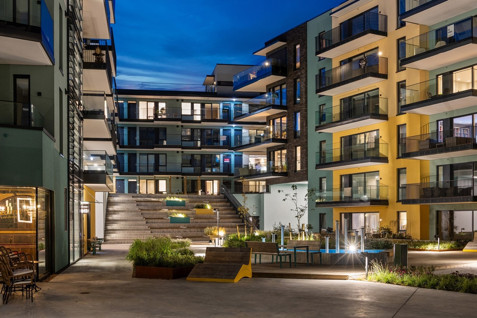 Prosjektet er utviklet som et nytt, urbant sentrum med både boliger og næring. Galleribilde