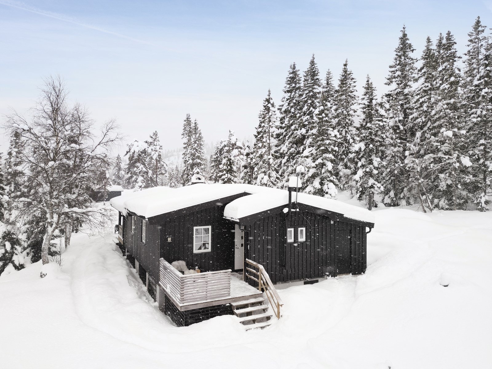 Tilliggende hytta er det en praktisk bod på 5 kvm. Galleribilde