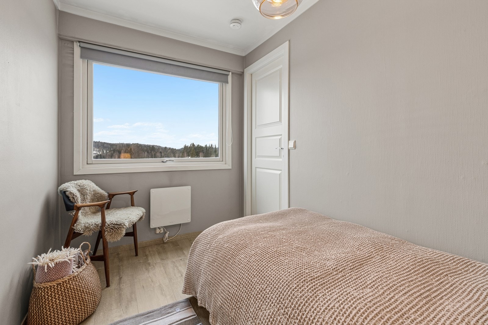 Her er det plass til å møblere med seng, nattbord og oppbevaring. Galleribilde