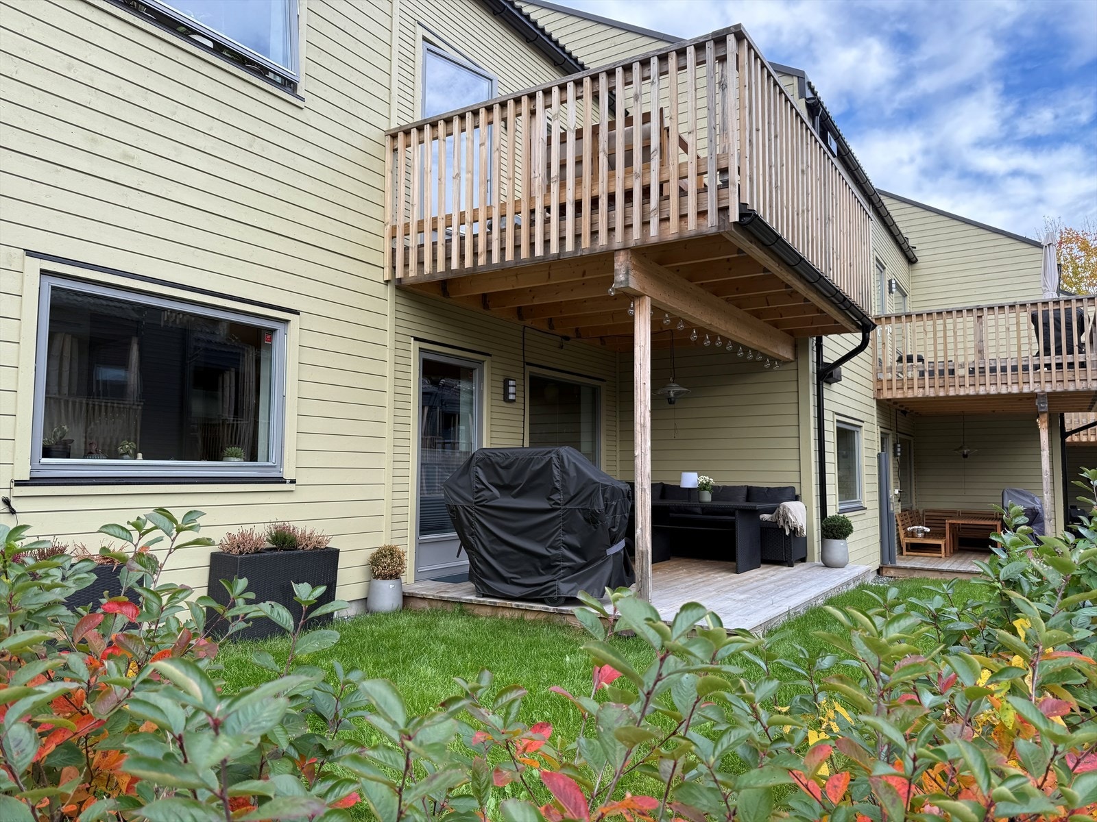 Uteplass (selgers egne bilder). Galleribilde