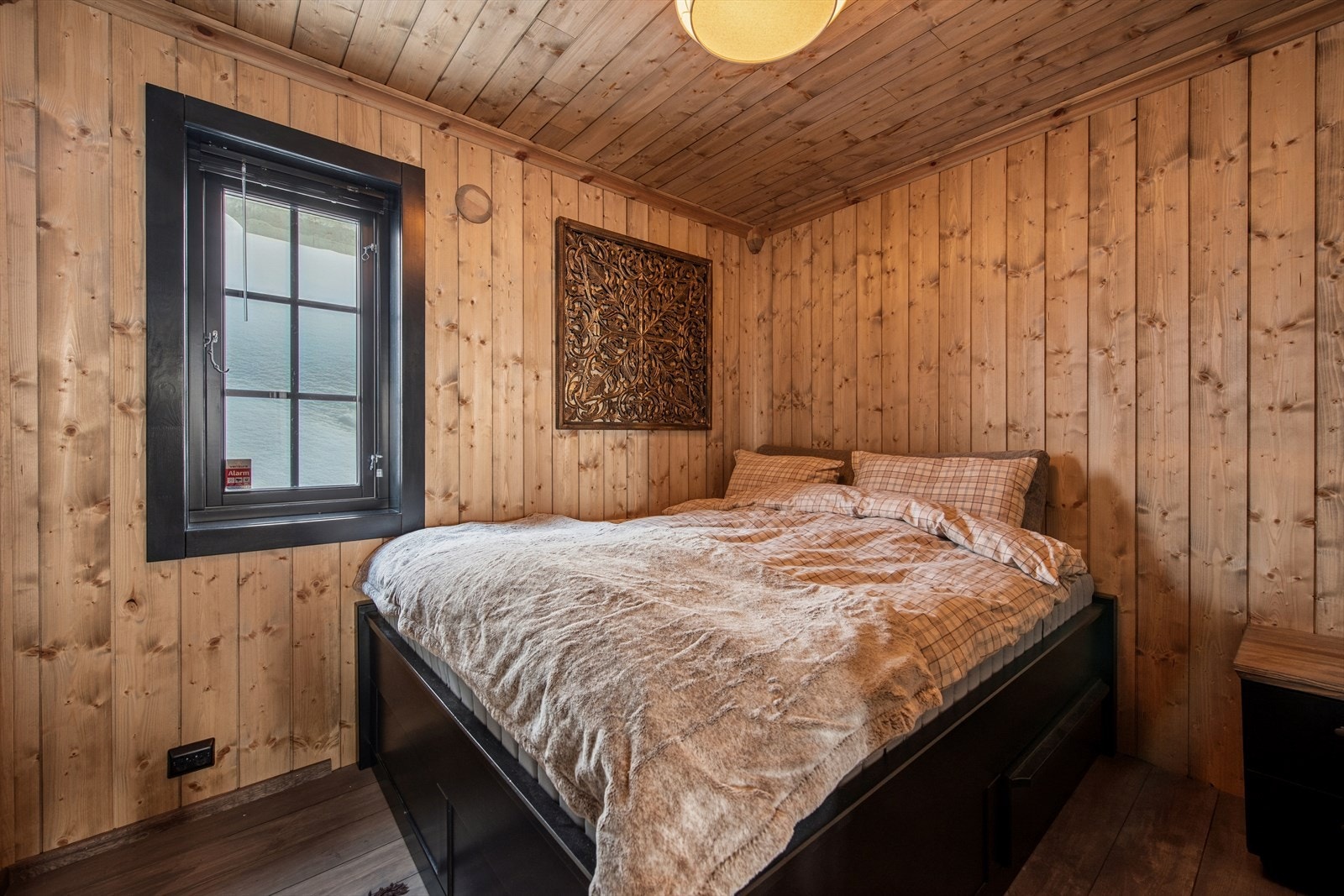 Romslig soverom i hovedetasjen. Galleribilde