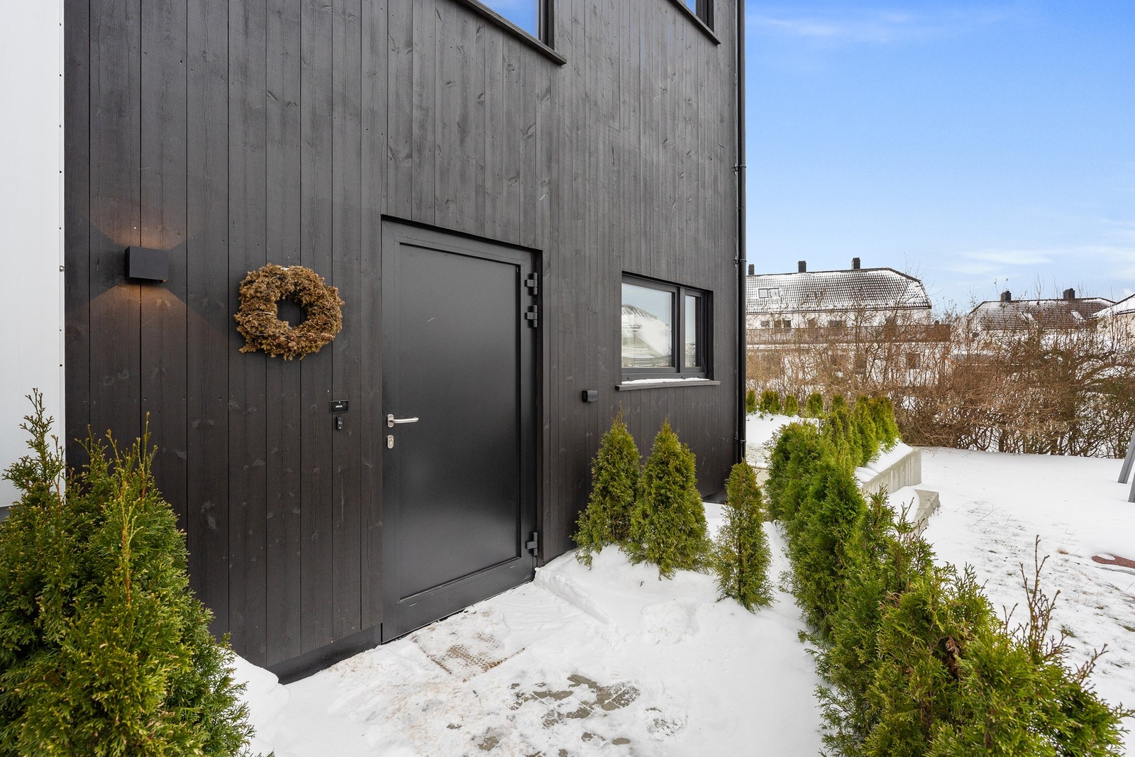 Leiligheten har egen inngang. Galleribilde