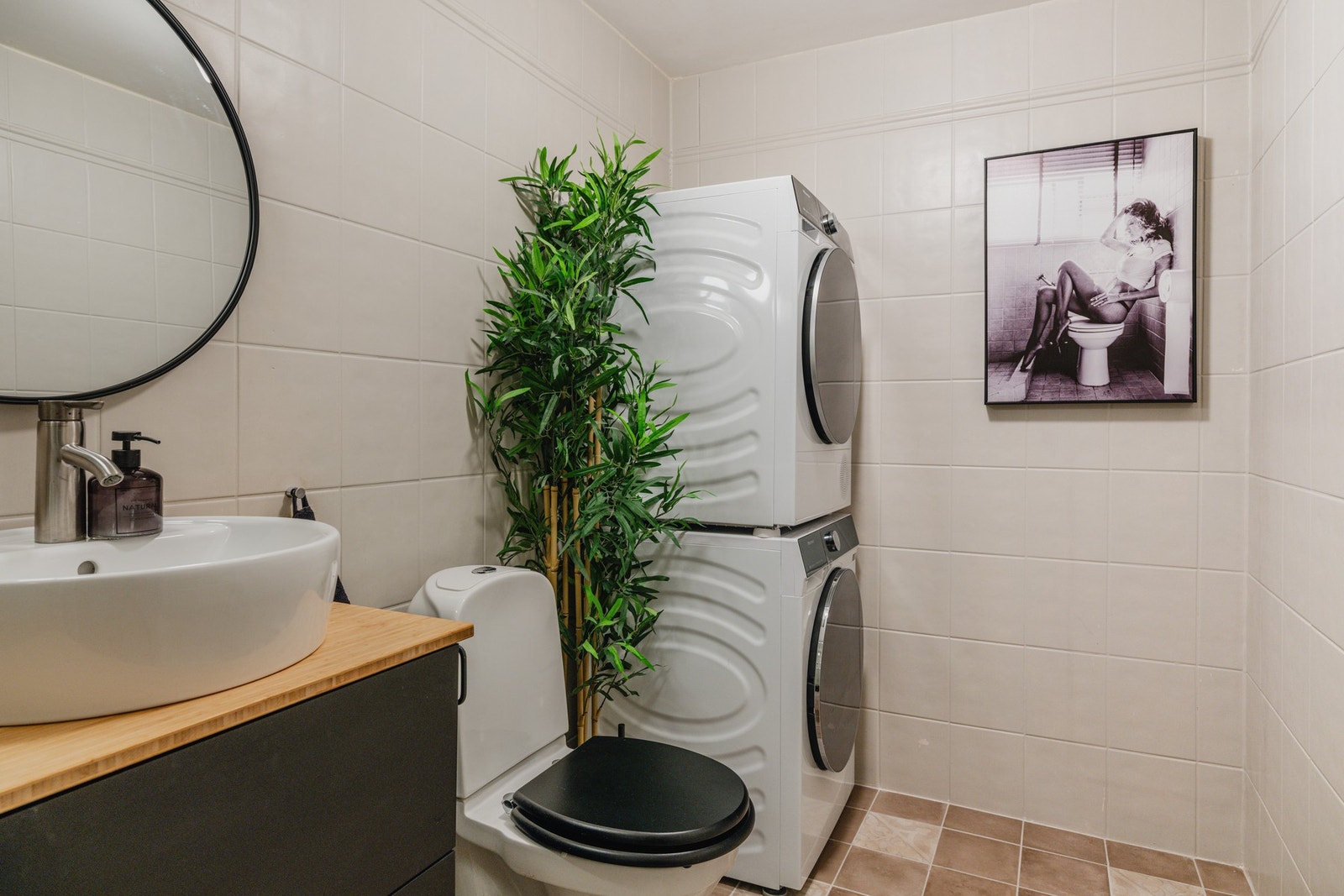 Opplegg for vaskemaskin og tørketrommel. Galleribilde