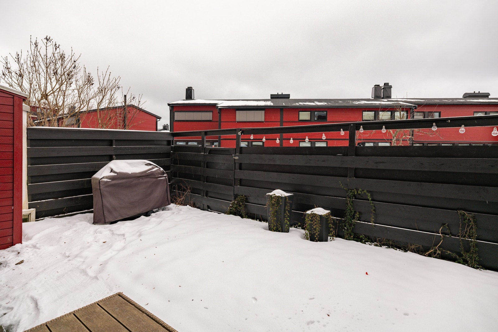 Det er tillatt med gass- og elektrisk grill. Galleribilde