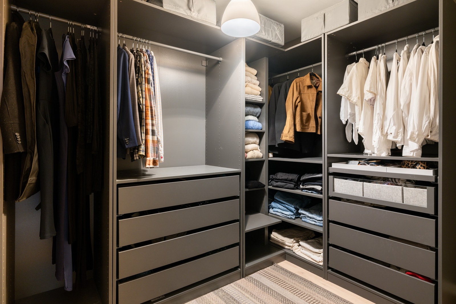 Ny garderobeinnredning medfølger. Galleribilde