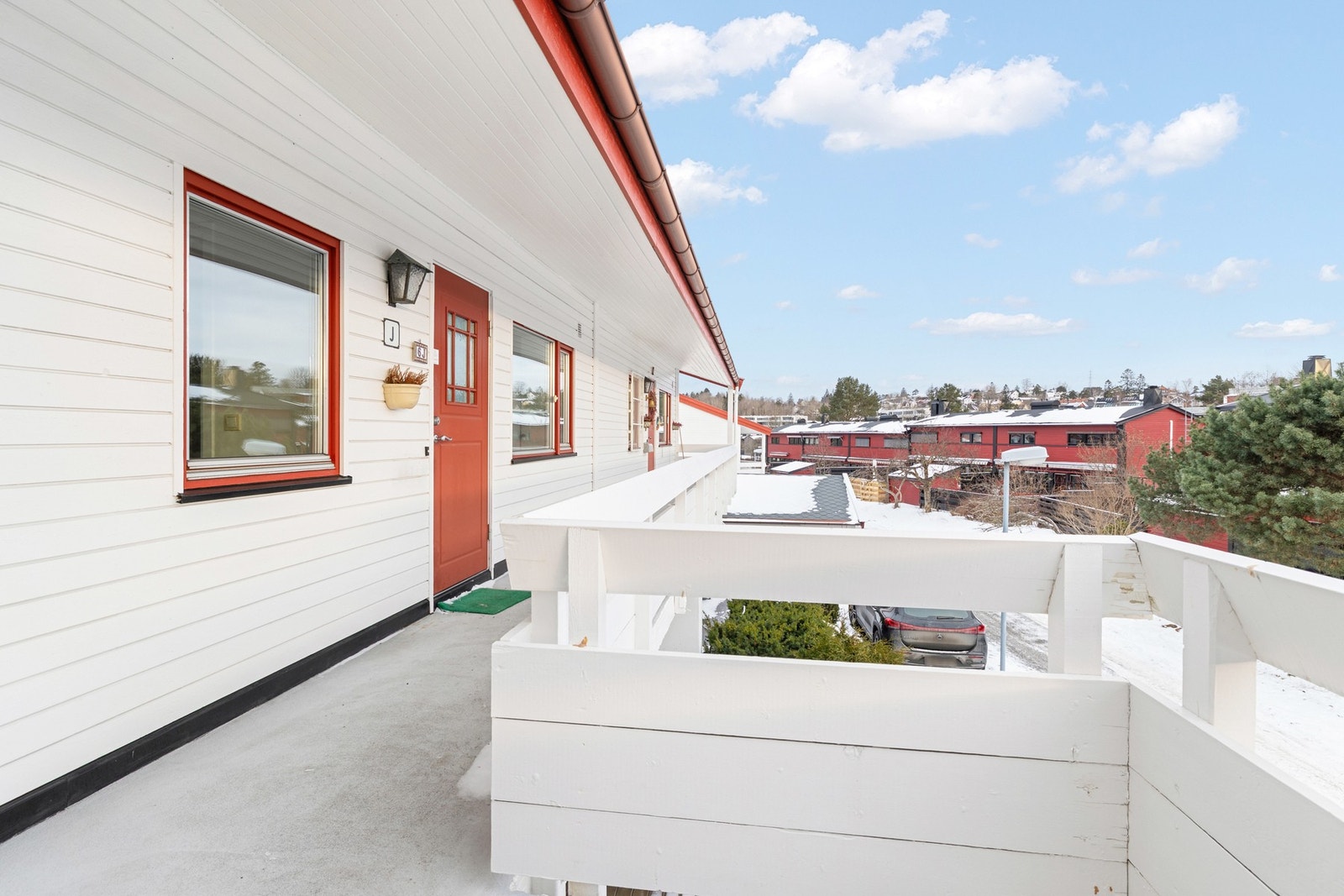 Leiligheten har en flott beliggenhet med hyggelig fellesområde. Galleribilde