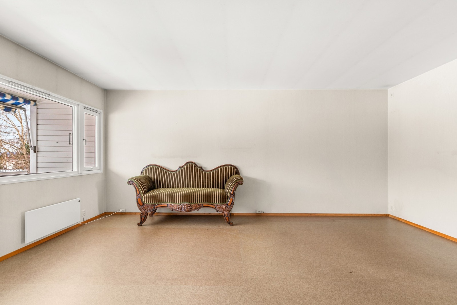 Stor stue med gode innredningsmuligheter. Galleribilde