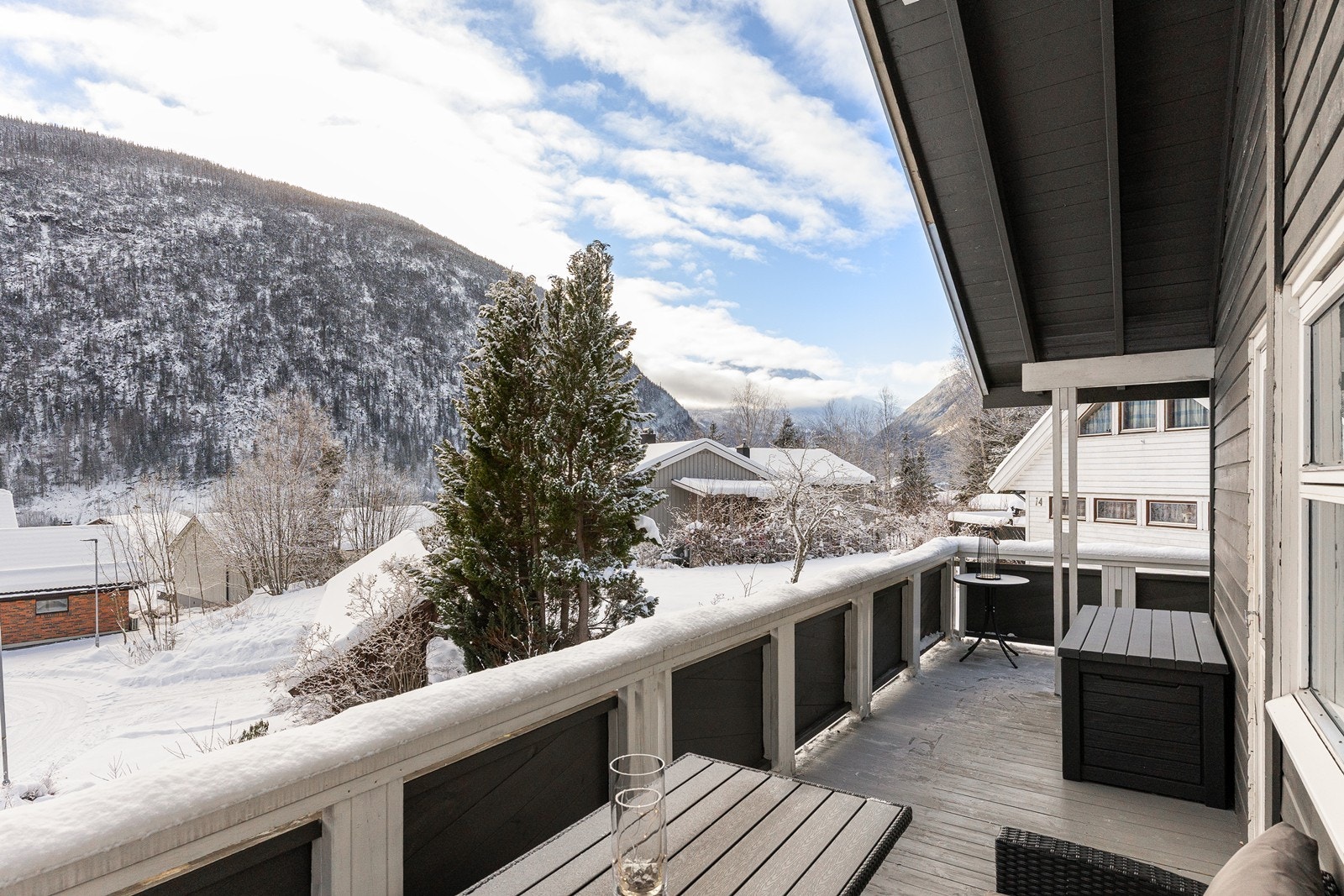 Fra boligen har man flott utsikt mot Gaustatoppen Galleribilde