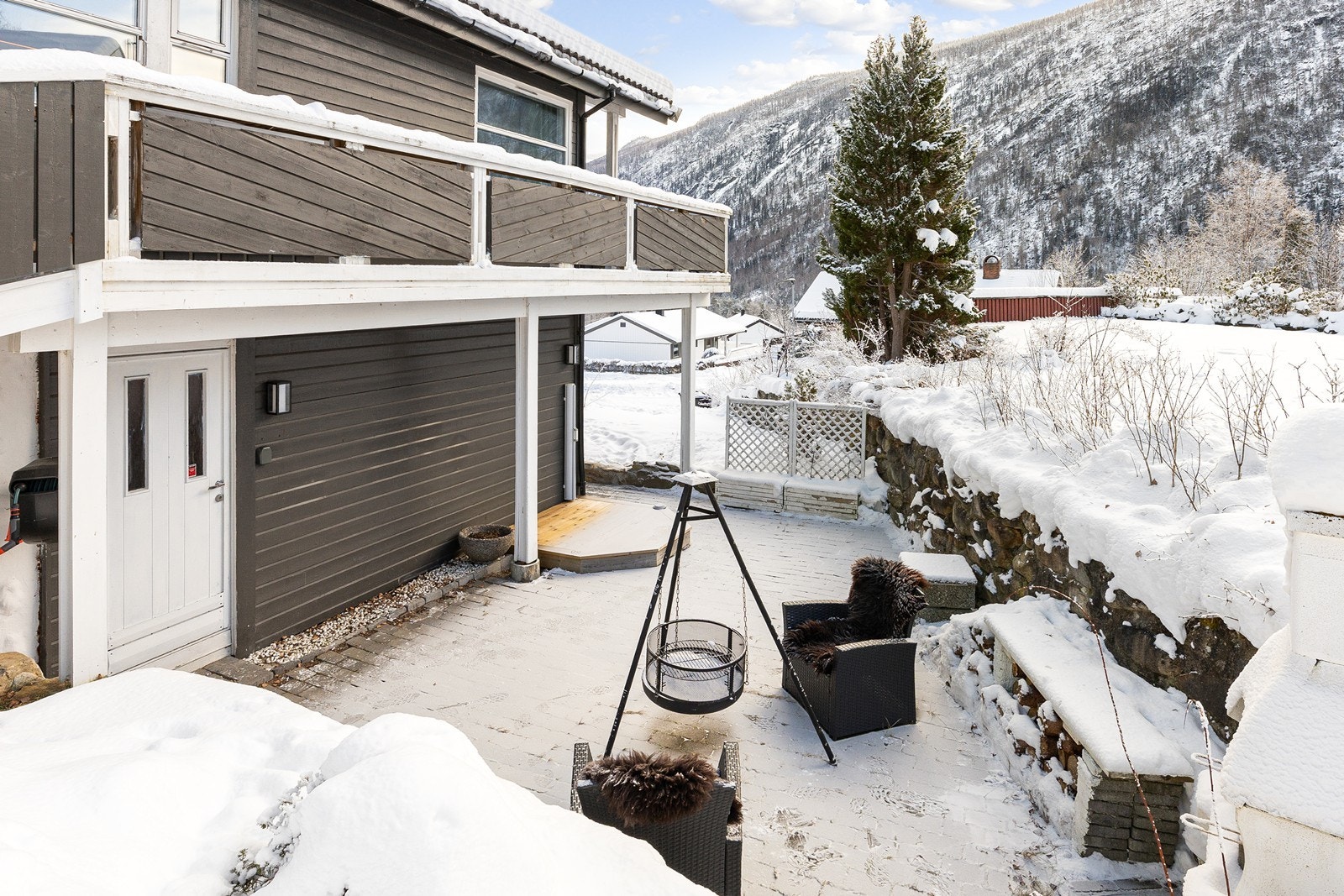 Det er veranda og fine uteområder Galleribilde