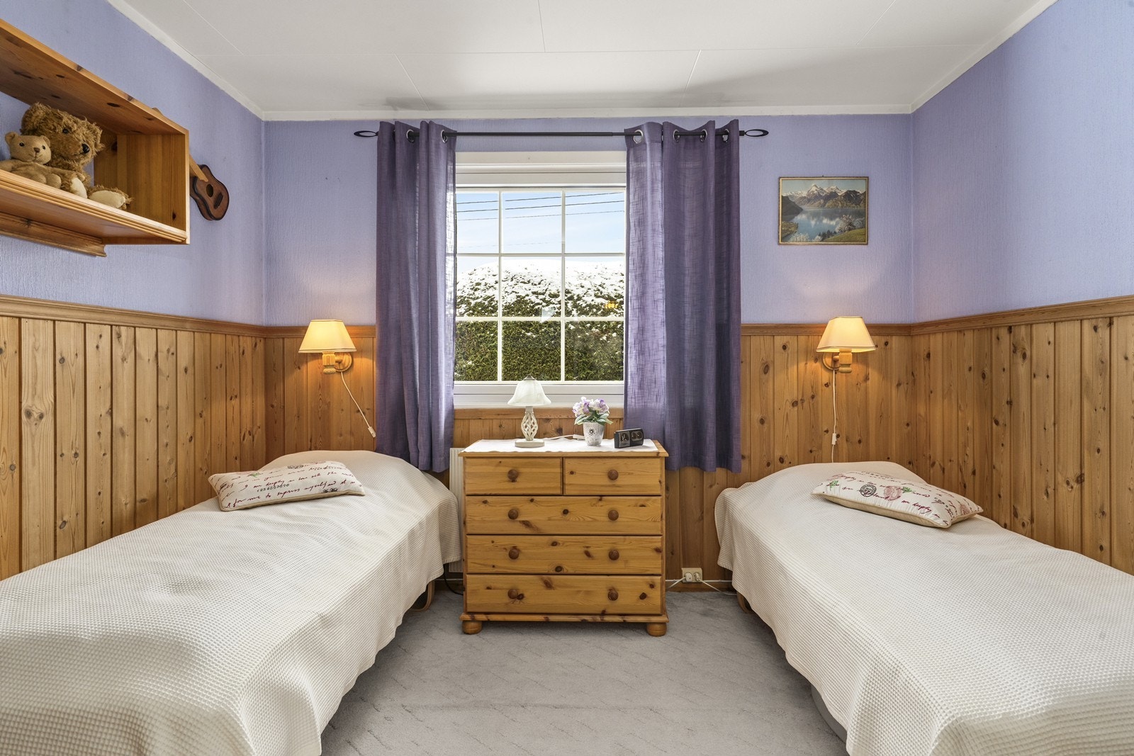 Det er også et soverom i underetasjen. Galleribilde