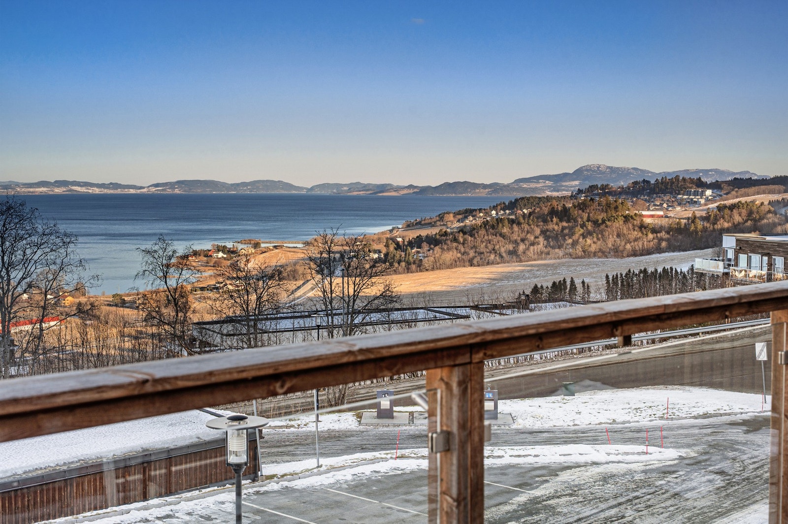 Et sted hvor du kan oppleve både magiske solnedganger og stemningsfulle soloppganger. Galleribilde