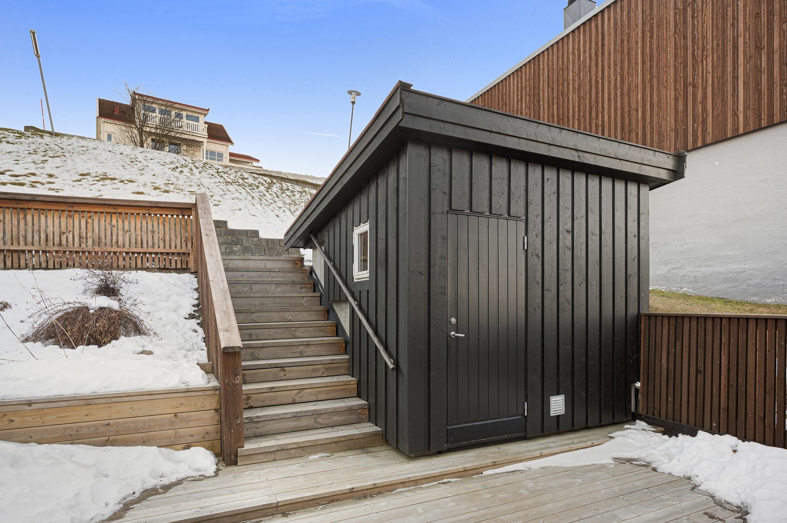 Den utvendige boden er på 6m² og ble satt opp i 2015. Galleribilde