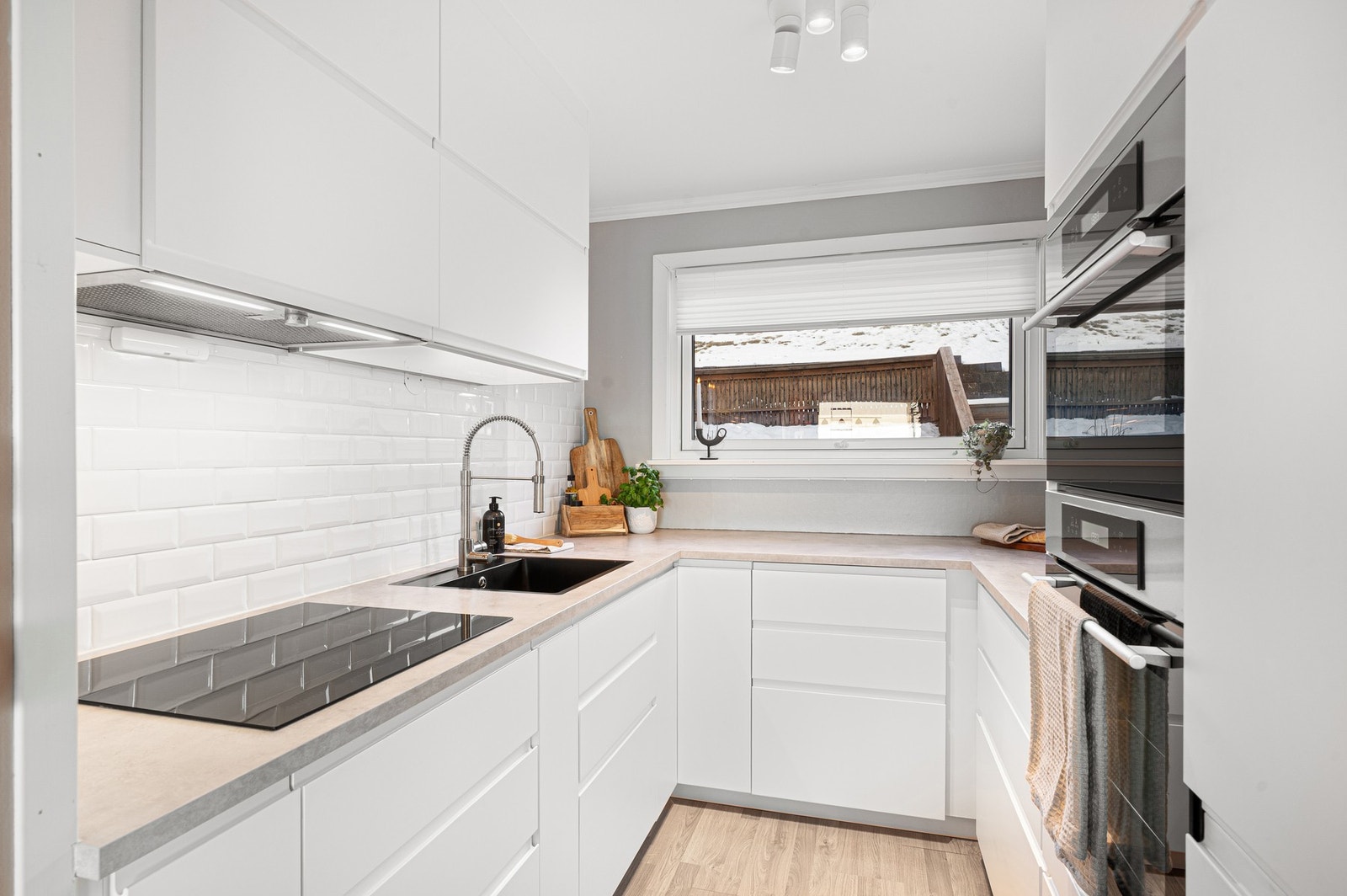 Romslig kjøkkenområde på 5,8m². Galleribilde