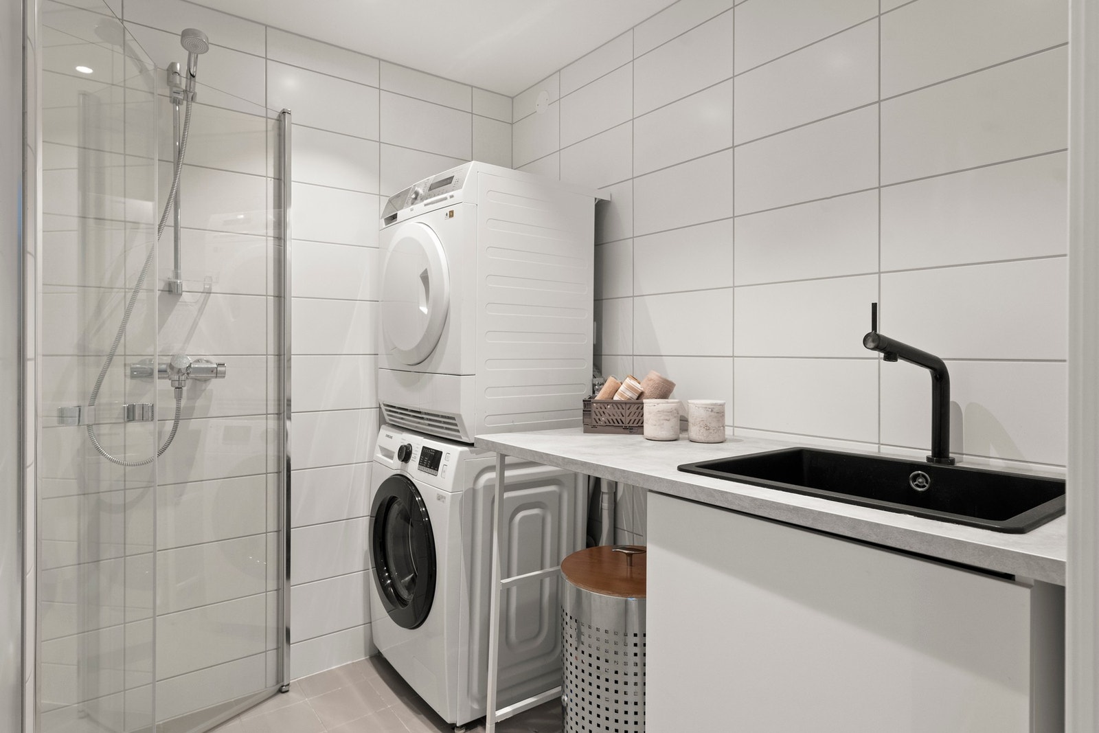 Flislagt bad/vaskerom Galleribilde