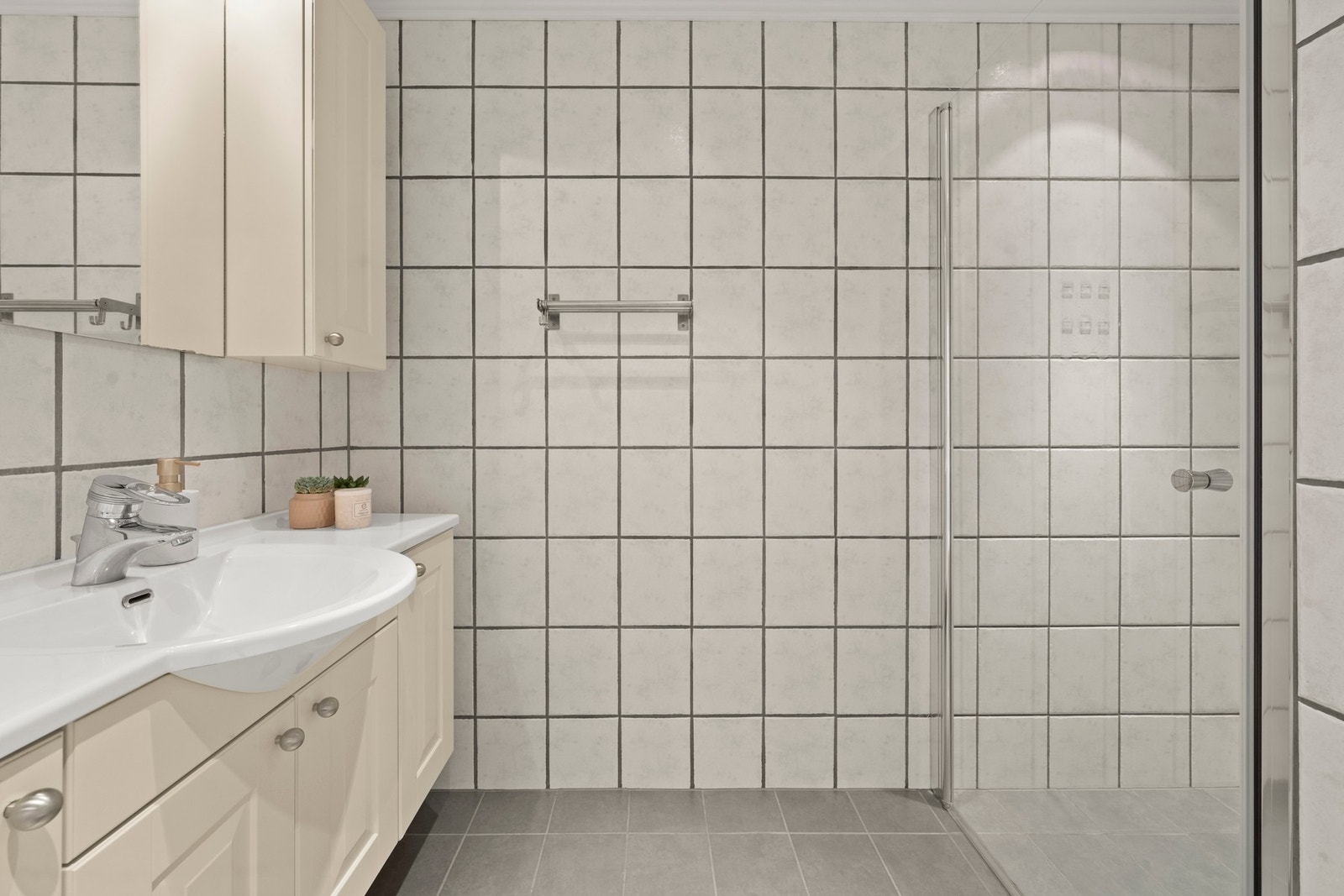 Egen dusjnisje Galleribilde